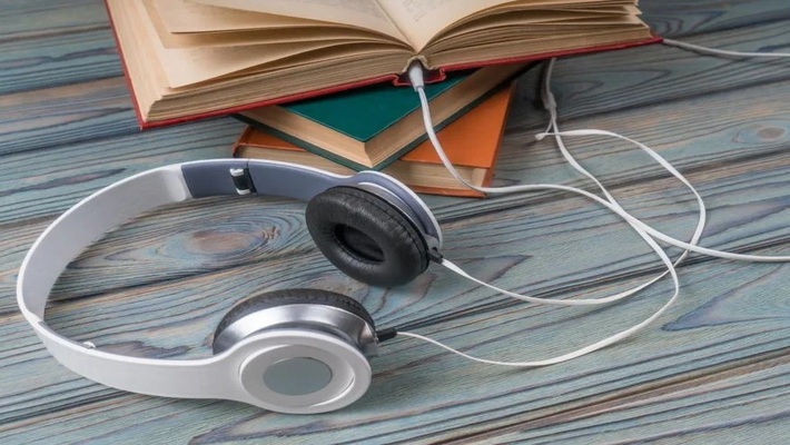 5 best Audiobooks Apps to catch up on your TBR