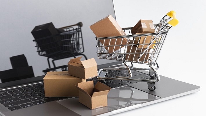 The Psychology Behind Online Shopping: When to Make a Purchase The Psychology Behind Online Shopping: When to Make a Purchase