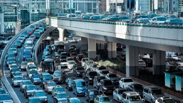 Do Bigger Roads Help In Traffic Decongestion?