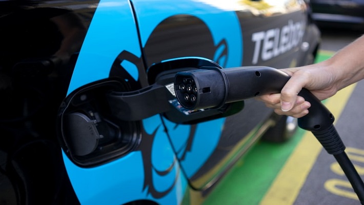 Advantages Of Switching To Electric Vehicles Advantages Of Switching To Electric Vehicles