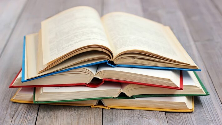 Top 5 Books by Indian Female Authors Top 5 Books by Indian Female Authors
