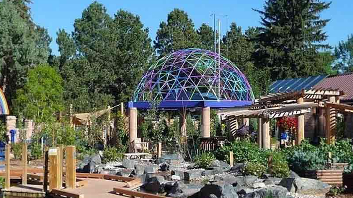 Add Geometric Dome Climbers in Your Backyard for the Kids