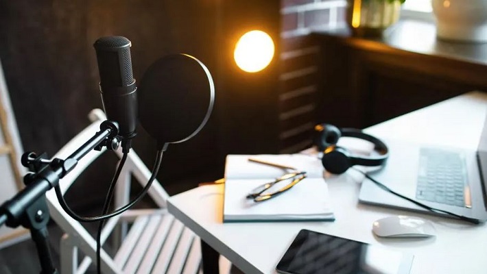 The Evolution of Podcasting: From Niche to Mainstream The Evolution of Podcasting: From Niche to Mainstream